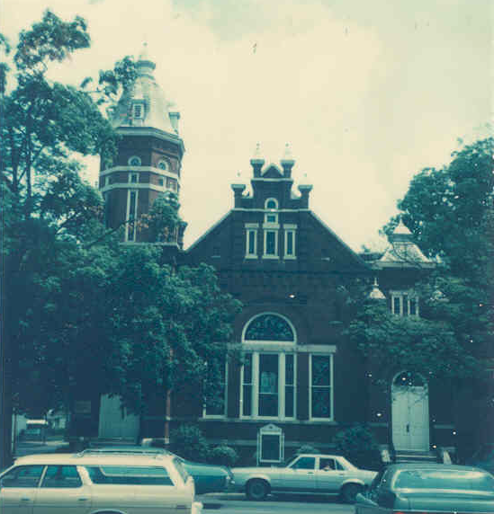 Temple B'nai Sholom in late 1970s (Credit: Alabama Historical Commission)